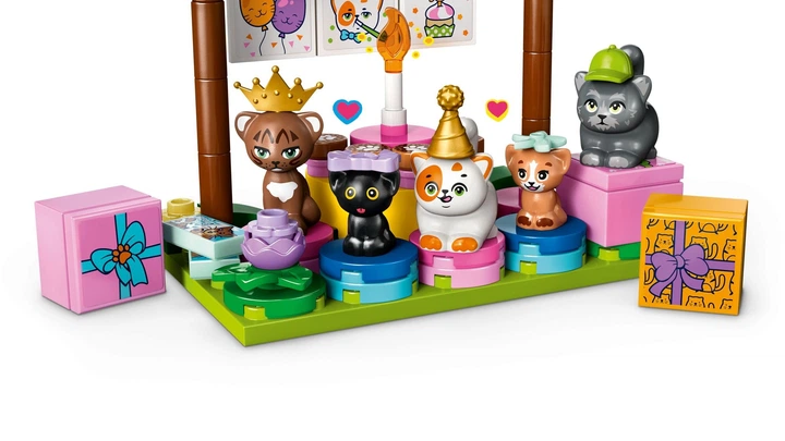 Конструктор LEGO Friends Кошачий день рождения и домик на дереве 321 деталь (42666) - изображение 13