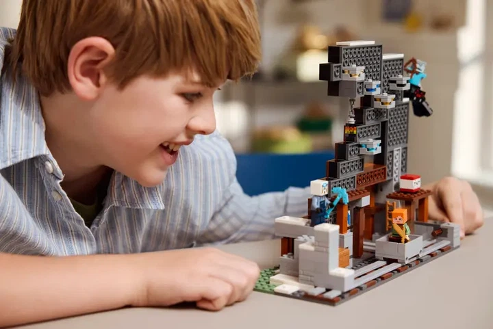 Конструктор LEGO Minecraft Кирковая шахта 530 элементов (21277) - изображение 9