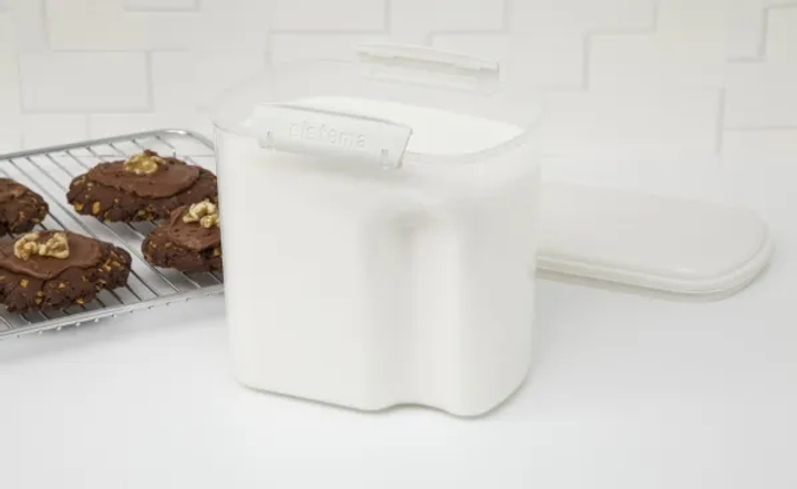 Pojemnik kuchenny na produkty sypkie Sistema biały 2.4 l + Kubek z miarką (9414202012401) - obraz 2