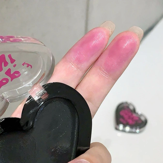 Румяна для лица черные с ароматом винограда Cappuvini Black Spirit Warm Powder Blush - Фото 4 Румяна для лица черные с ароматом винограда Cappuvini Black Spirit Warm Powder Blush - изображение 4