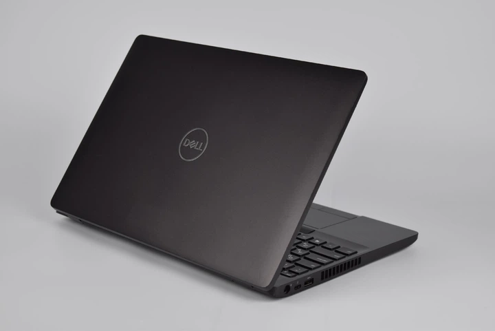 Мобильная рабочая станция Dell Precision 3541 i7-9750H