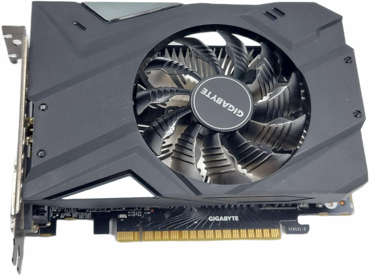 gtx1650 4GBとgtx1650 4GB　動作品 玄人志向NVIDIA GeForce GTX1650 4GB DDR 6