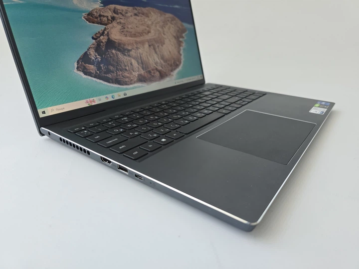 取り引き中 Ноутбук Dell Inspiron 16 Plus 7610 I7 11800H/RTX 3060/RAM 16GB/SSD