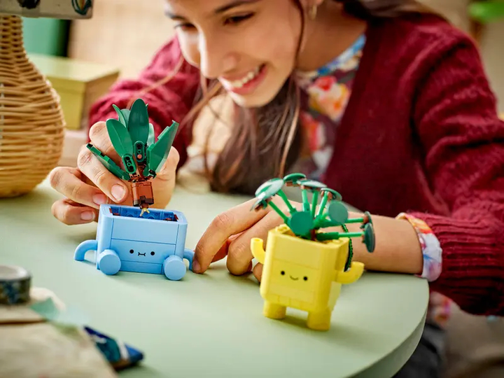 Zestaw klocków LEGO Botanicals Wesołe roślinki 217 elementa (10349) - obraz 7