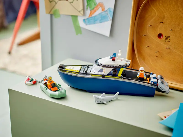 Zestaw klocków LEGO City Pościg łodzią policyjną 264 elementy (60456) - obraz 5