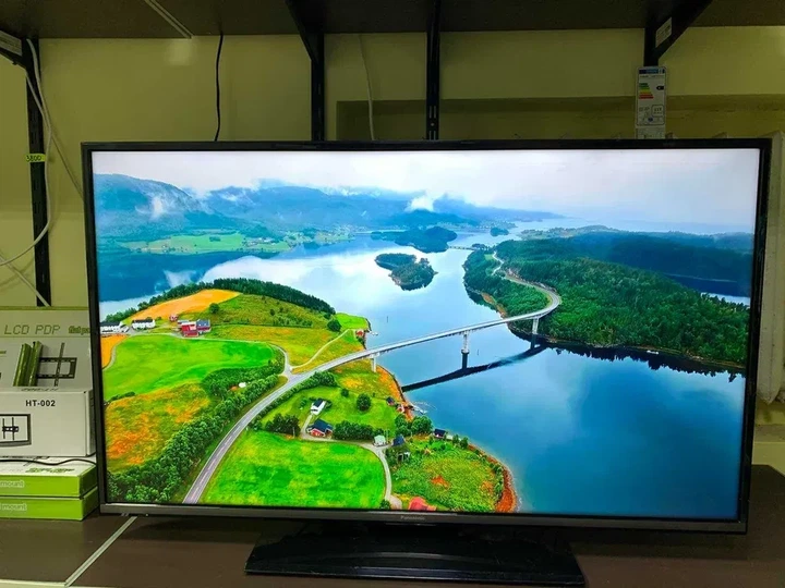 Телевізор Panasonic 43" TX-43GXW584 Б/В - изображение 5