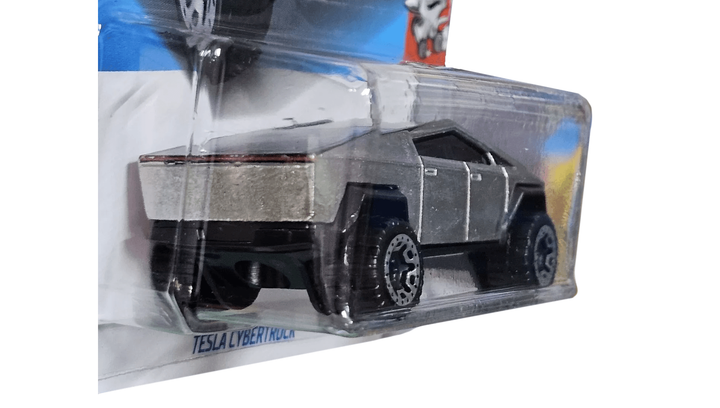 Машинка Базова Hot Wheels Tesla Cybertruck Rolling Metal 1:64 HTB55 Silver - зображення 3