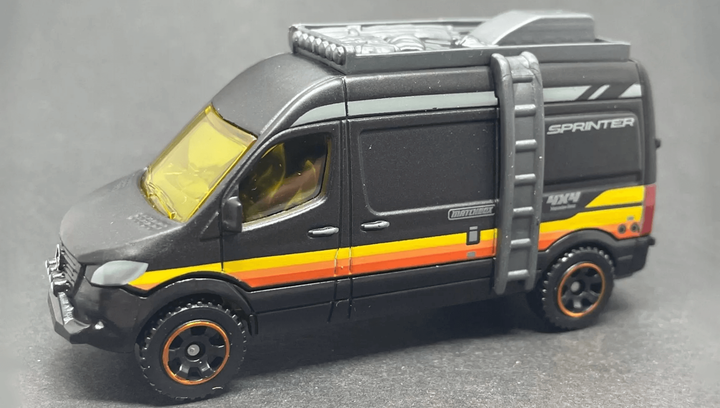 Тематична Машинка Matchbox Mercedes-Benz Sprinter Moving Parts 1:64 FWD28/HVM94 Black - зображення 2