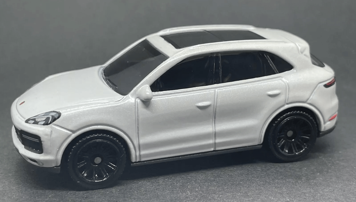 Машинка Большой Город Matchbox Porsche Cayenne Turbo Metro 1:64