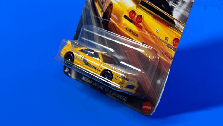 Тематична Машинка Hot Wheels Nissan Skyline GT-R (BCNR33) Fast & Furious 1:64 HNR88/HRW51 Yellow - Фото 4 Тематична Машинка Hot Wheels Nissan Skyline GT-R (BCNR33) Fast & Furious 1:64 HNR88/HRW51 Yellow - зображення 4