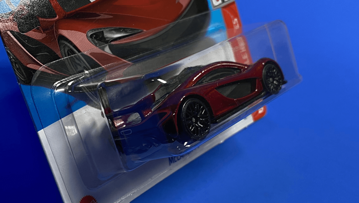 Машинка Базовая Hot Wheels McLaren P1 Quarter Mile Heroes 1:64