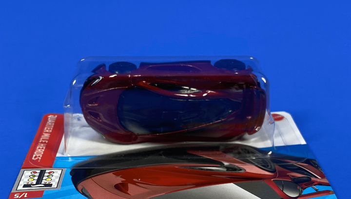 Машинка Базовая Hot Wheels McLaren P1 Quarter Mile Heroes 1:64