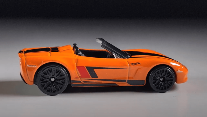 Машинка Базовая Hot Wheels Corvette C6 Roadsters 1:64 HTC14 Orange