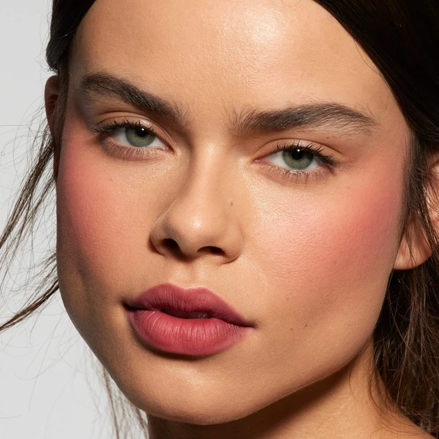 Румяна-тинт для губ та щек Kylie Cosmetics "Dazed" Lip & Cheek Blush Tint № 117 - изображение 3