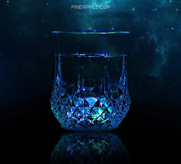 Стакан светящийся с Led подсветкой бокал Luminous Cup 200 мл - Фото 2 Стакан светящийся с Led подсветкой бокал Luminous Cup 200 мл - изображение 2
