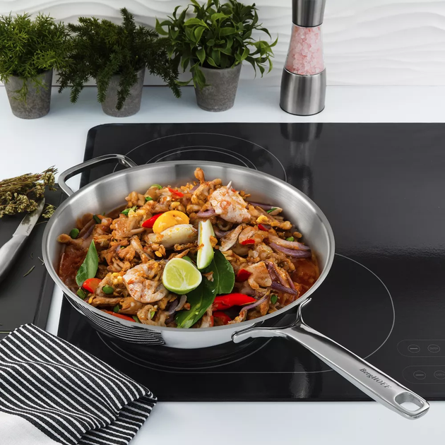 Patelnia wok Berghoff Helix 30 cm (5413821379074) - obraz 4