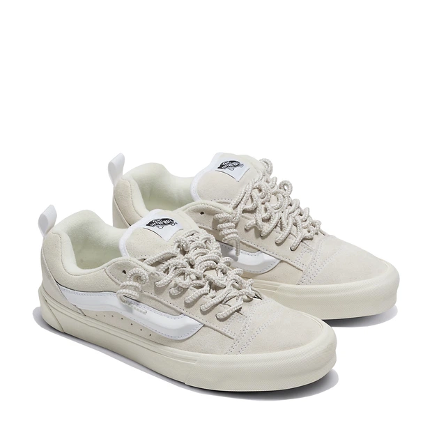 Чоловічі кеди Vans Knu Skool Spring Has Sprung True White 40 Молочний VN000CS0W00 - Фото 2 Чоловічі кеди Vans Knu Skool Spring Has Sprung True White 40 Молочний VN000CS0W00 - зображення 2