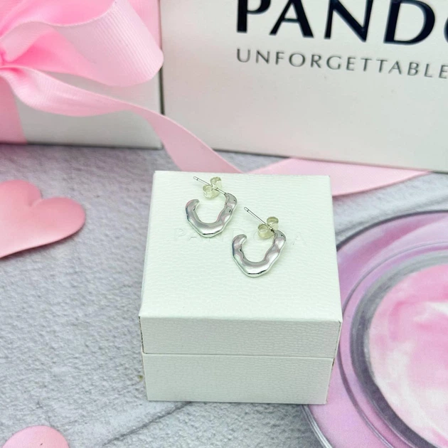 Срібні сережки Pandora відкриті Трикутники - зображення 2