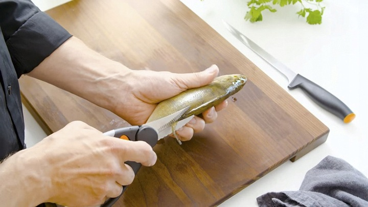 Nożyce do ryb Fiskars Functional Form 22 cm (6411501991270) - obraz 2