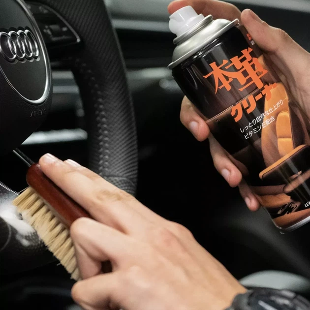 Очиститель и кондиционер кожи Soft99 Leather Seat Cleaner 300 мл - изображение 2