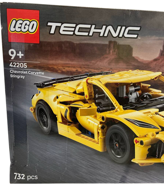 Zestaw klockow LEGO Technic Chevrolet Corvette Stingray 732 elementy (42205) (955555909643577) - Outlet - obraz 2