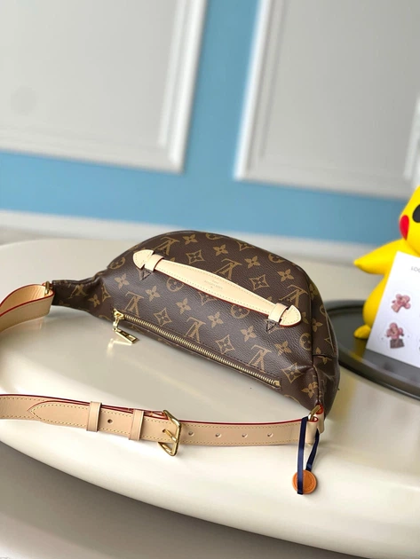 Сумка Louis Vuitton Bumbag моделі M43644 / 37 × 14 × 13 см - изображение 2
