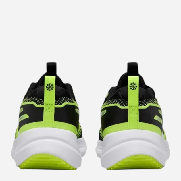 Підліткові кросівки для дівчинки Nike Cosmic Runner (Gs) HM4402-005 38.5 (6Y) Чорні (197860583917) - зображення 4