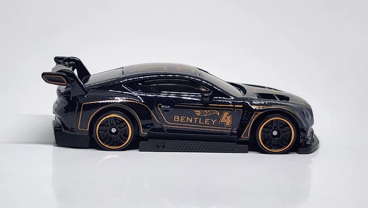 Машинка Базова Hot Wheels 2018 Bentley Continental GT3 Race Day 1:64 JBB30 Black - зображення 4