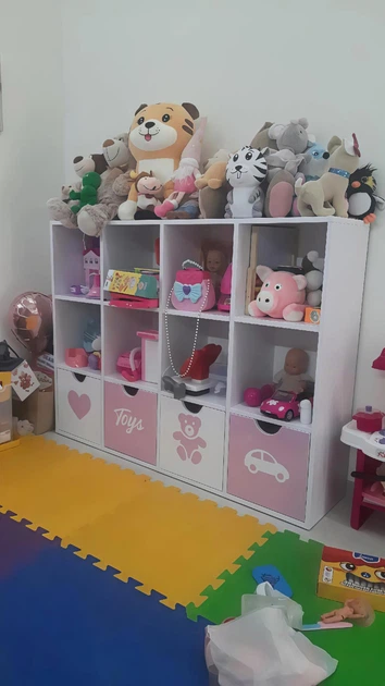Стелаж для іграшок та книжок на 12 комірок CNC MEBLI 8 відкритих поличок і 4 висувні шухляди Біло-рожевий - Фото 2 Стелаж для іграшок та книжок на 12 комірок CNC MEBLI 8 відкритих поличок і 4 висувні шухляди Біло-рожевий - зображення 2
