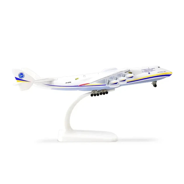 Модель самолета Антонов AN-225 Мрия Масштаб 1:400 Белый Коллекционная с подставкой - Фото 3 Модель самолета Антонов AN-225 Мрия Масштаб 1:400 Белый Коллекционная с подставкой - изображение 3