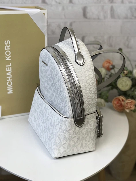 Рюкзак жіночий Michael Kors Sheila Medium Logo Backpack Silver білий (35F4S6HB6M) - Фото 3 Рюкзак жіночий Michael Kors Sheila Medium Logo Backpack Silver білий (35F4S6HB6M) - зображення 3