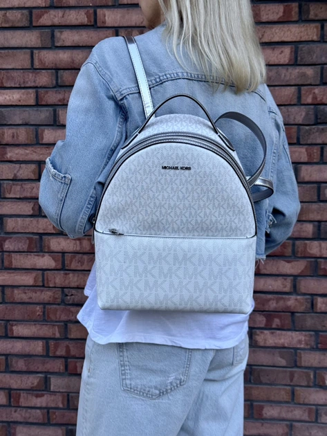 Рюкзак жіночий Michael Kors Sheila Medium Logo Backpack Silver білий (35F4S6HB6M) - Фото 6 Рюкзак жіночий Michael Kors Sheila Medium Logo Backpack Silver білий (35F4S6HB6M) - зображення 6