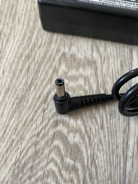 Зарядка Блок живлення для ноутбука Toshiba 19V 3.95A 75W 5.5*2.5mm - Фото 3 Зарядка Блок живлення для ноутбука Toshiba 19V 3.95A 75W 5.5*2.5mm - изображение 3