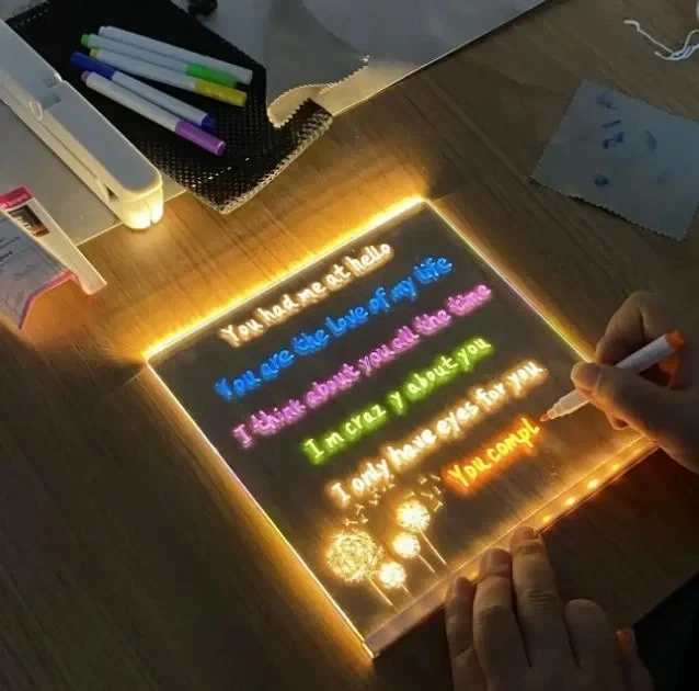 Доска-ночник светодиодная 3D DIY Lamp от USB акриловая для рисования с фломастерами - изображение 3