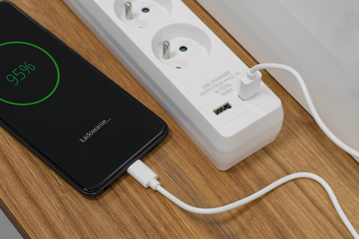 Мережевий фільтр Rebel на 3 розетки 2 USB 5 м (5901890030779) - зображення 5