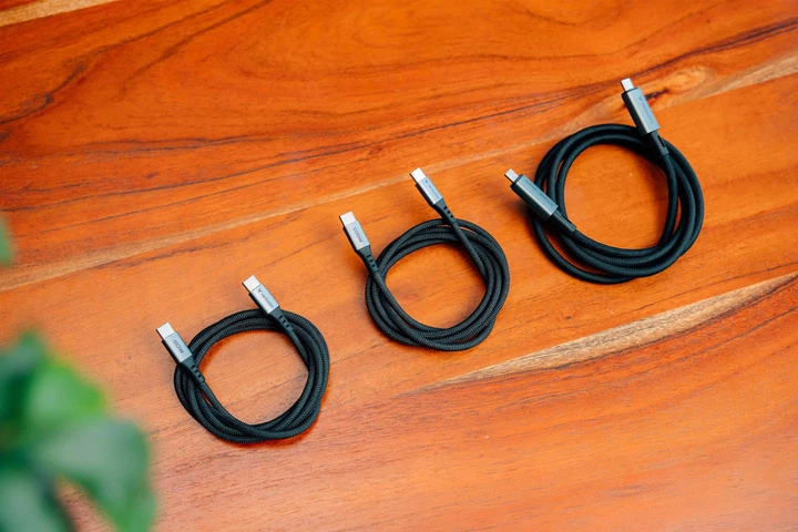 Кабель живлення і синхронізації Verbatim 240 Вт, USB-C–USB-C, 120 см Чорний (0023942318477) - зображення 5