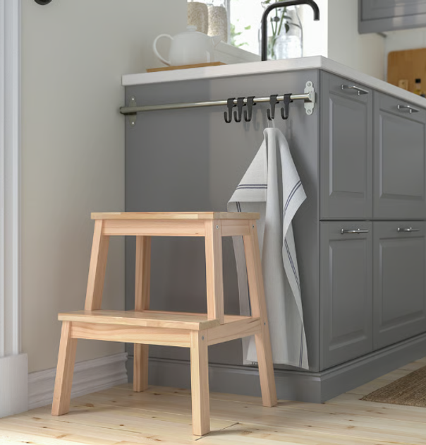 Taboret ze schodkiem IKEA BEKVAM 50 cm Buk (601.788.87) - obraz 4