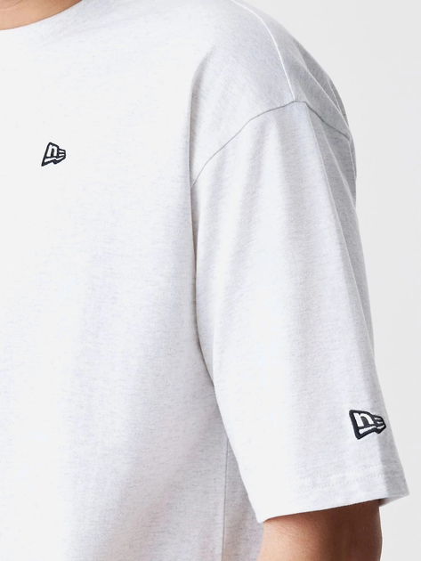 T-shirt męski bawełniany oversize New Era Ne Premium Essential Os 60752359 S Jasnoszary (0198976882666) - obraz 7