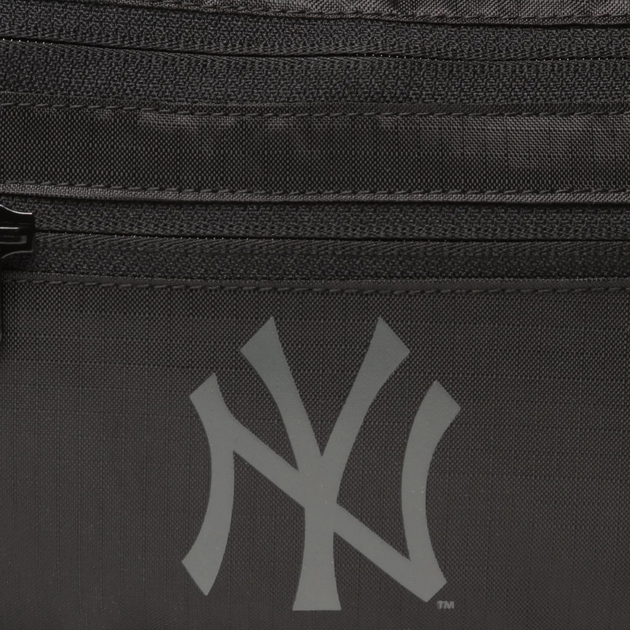 Torebka nerka New Era Mlb Waist Bag Bob 12145412 Czarna (0194087489138) - obraz 5