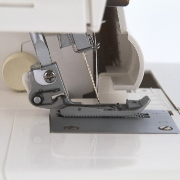 Коверлок Lucznik 820D3 - зображення 8