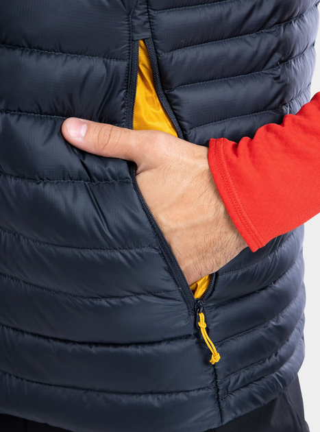Жилет чоловічій Rab Microlight Vest, Beluga, L (RB QDB-18-BE-L) - Фото 8 Жилет чоловічій Rab Microlight Vest, Beluga, L (RB QDB-18-BE-L) - зображення 8