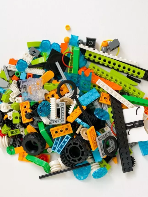 Конструктор обучающий робототехника 280 деталей WeDo 2.0 базовый набор - изображение 8