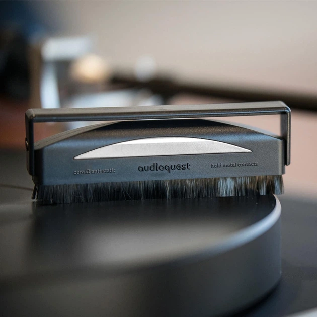Щітка антистатична для вінілу AudioQuest Silver Anti-Static Record Brush - изображение 5