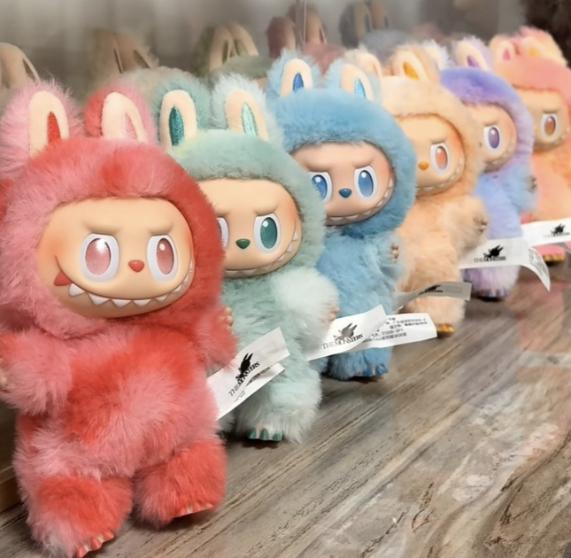 Мягкая подвесная игрушка Лабубу 3 серия Монстр 17см Pop Mart Labubu Art The Monsters плюшевый брелок-сюрприз - изображение 7