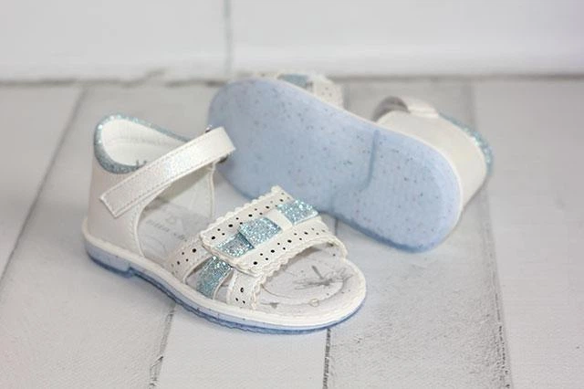 Босоніжки для дівчинки молчні з блакитним Lilin shoes Розмір 21 13.7 устілка см L510-10 - изображение 4