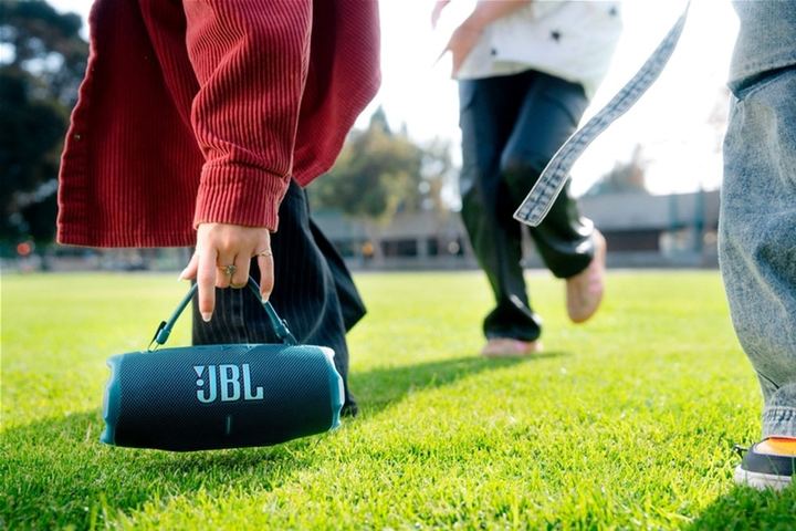 Портативна колонка JBL Charge 6 Blue (JBLCHARGE6BLU) - зображення 9