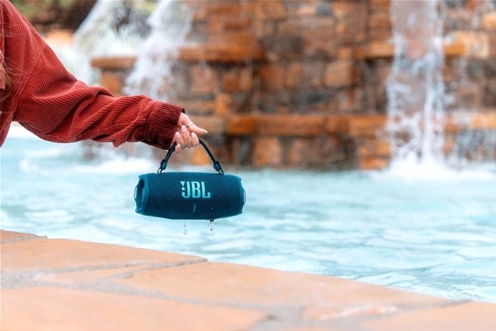 Портативна колонка JBL Charge 6 Blue (JBLCHARGE6BLU) - зображення 11