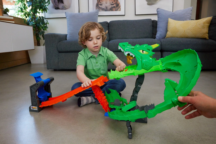 Zestaw do zabawy Hot Wheels Monster Trucks Smoczy wyścig zestaw z autkami JFR06 (0194735303748) - obraz 6