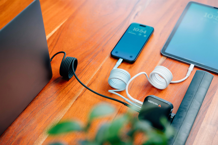 Kabel zasilający i synchronizujący Verbatim 60 W z magnesem, USB-C do USB-C, 120 cm, czarny (23942318590) - obraz 4