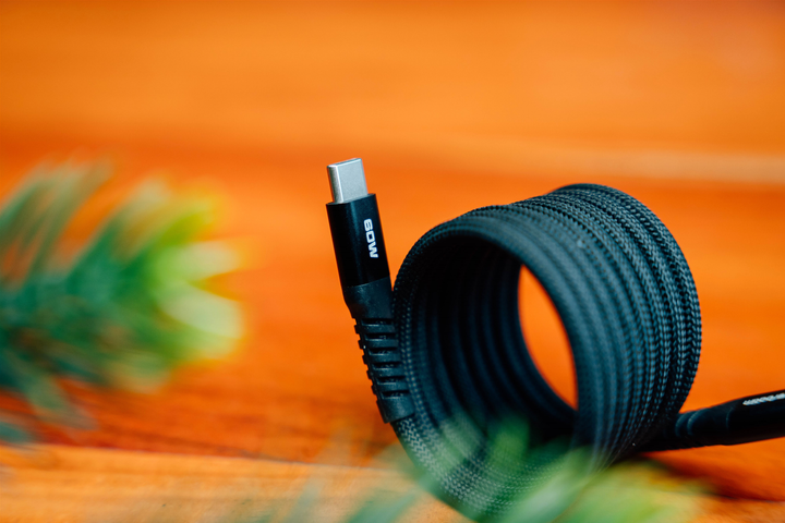 Kabel zasilający i synchronizujący Verbatim 60 W z magnesem, USB-C do USB-C, 120 cm, czarny (23942318590) - obraz 7